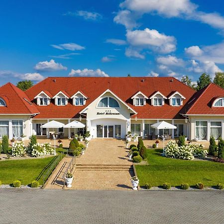 Hotel Millenium Góra Motyczna Eksteriør bilde