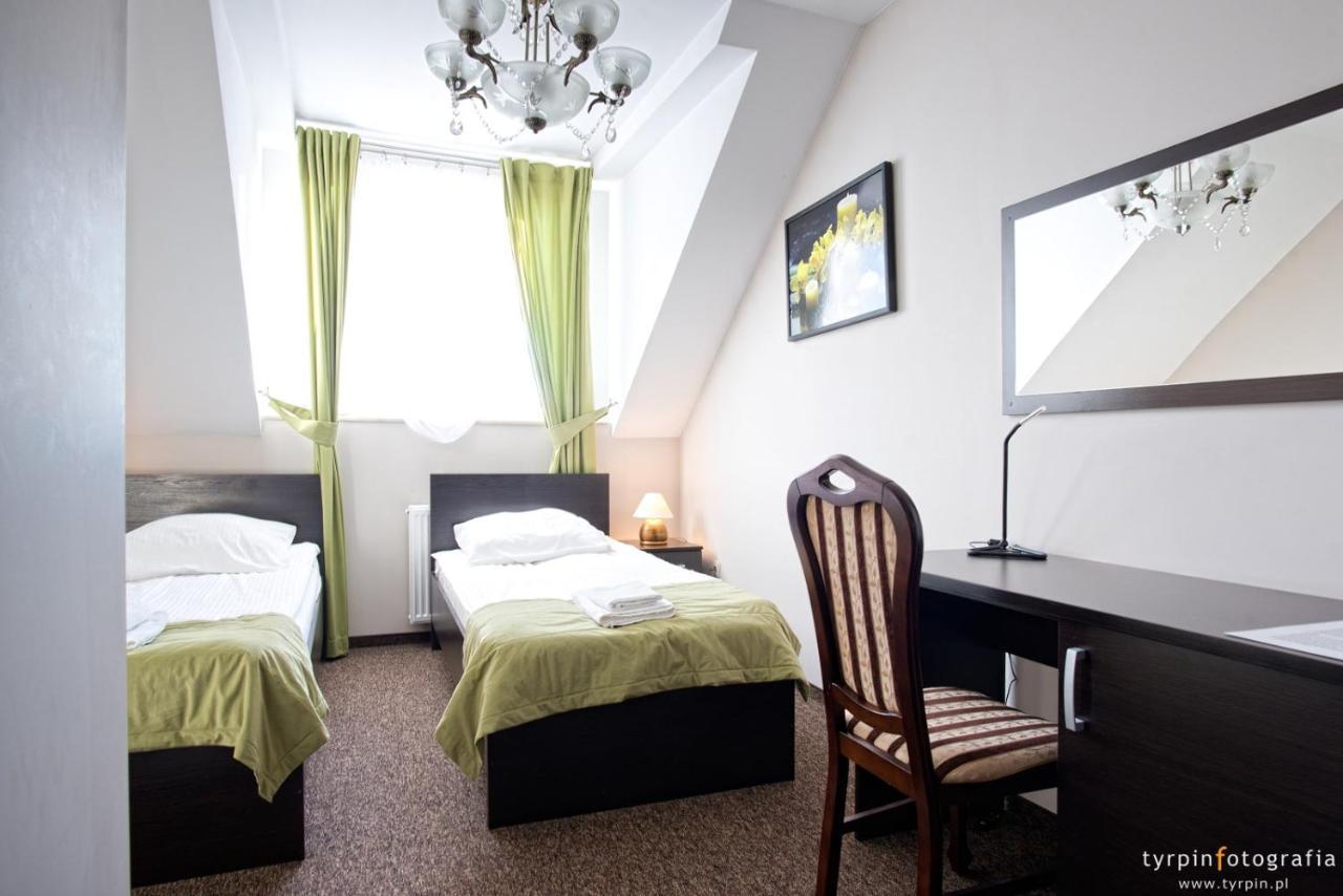 Hotel Millenium Góra Motyczna Eksteriør bilde