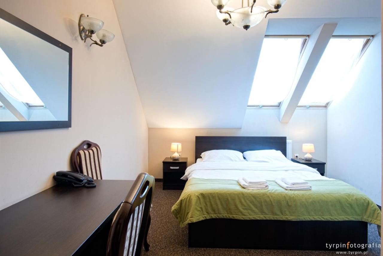 Hotel Millenium Góra Motyczna Eksteriør bilde