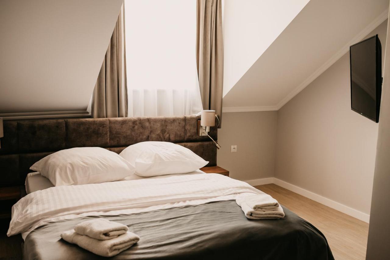 Hotel Millenium Góra Motyczna Eksteriør bilde