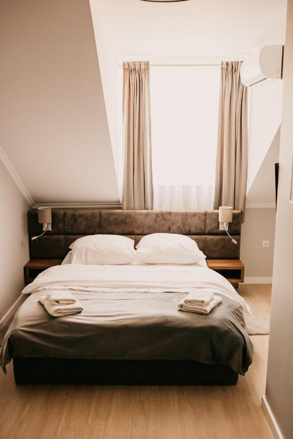 Hotel Millenium Góra Motyczna Eksteriør bilde