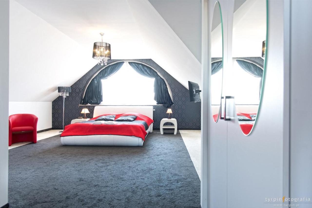 Hotel Millenium Góra Motyczna Eksteriør bilde