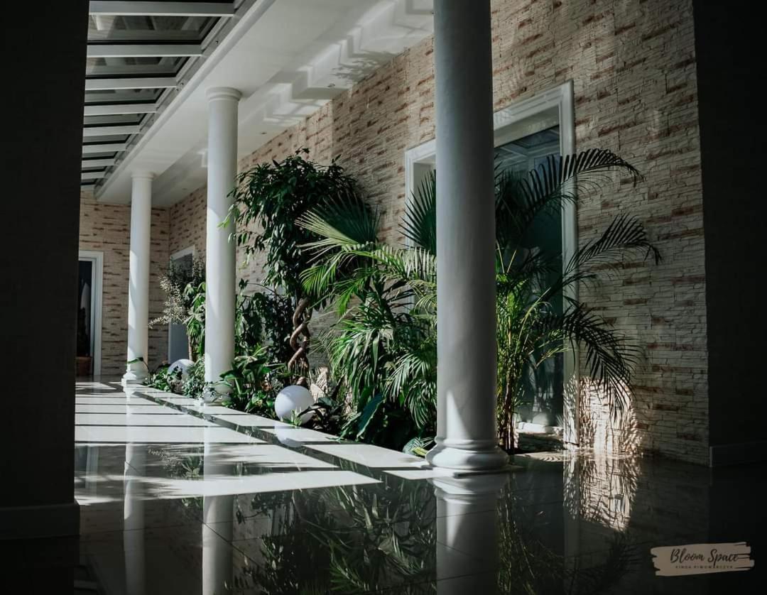 Hotel Millenium Góra Motyczna Eksteriør bilde