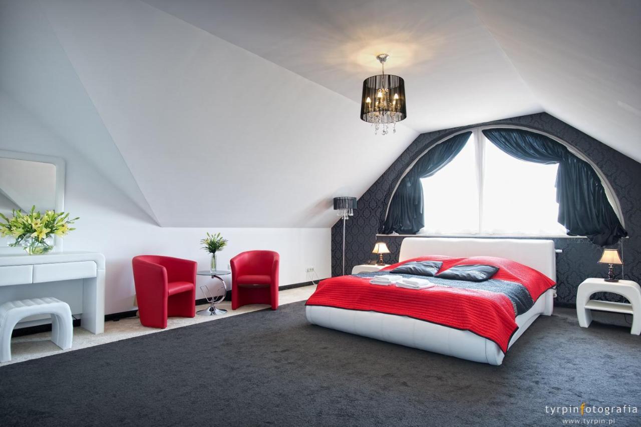 Hotel Millenium Góra Motyczna Eksteriør bilde