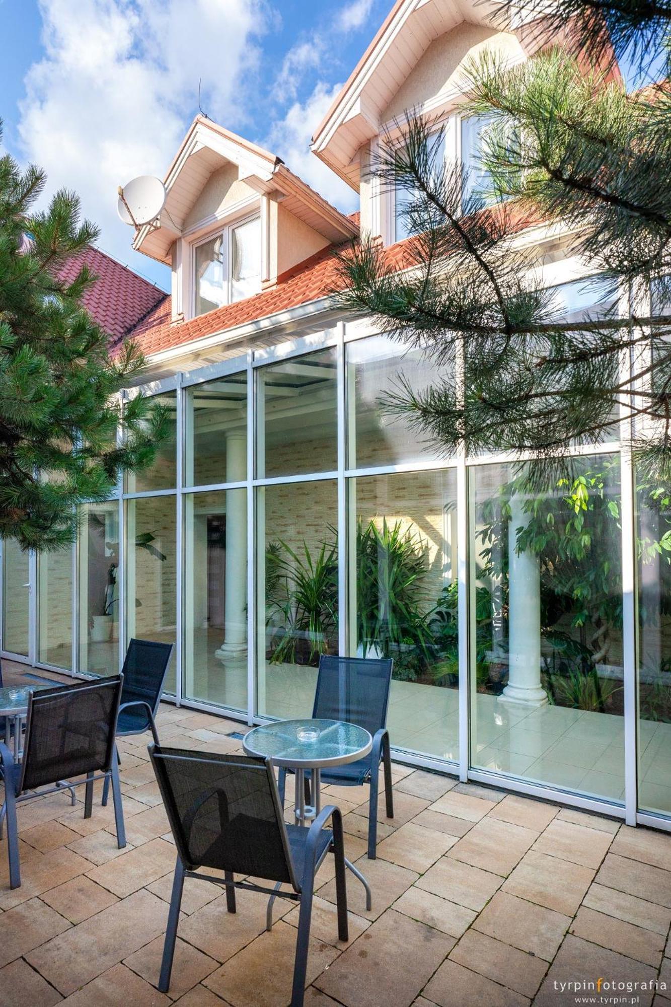 Hotel Millenium Góra Motyczna Eksteriør bilde