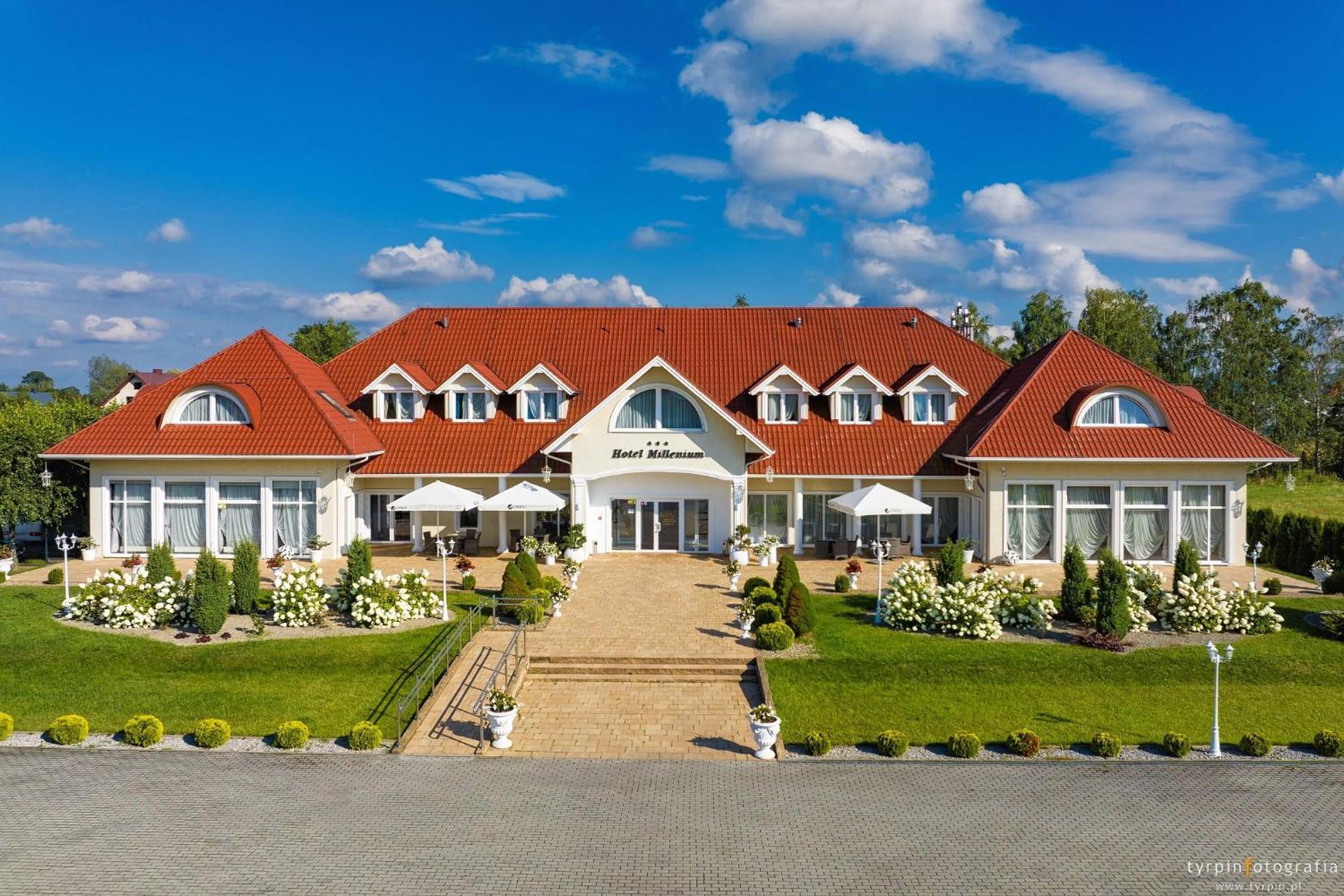 Hotel Millenium Góra Motyczna Eksteriør bilde