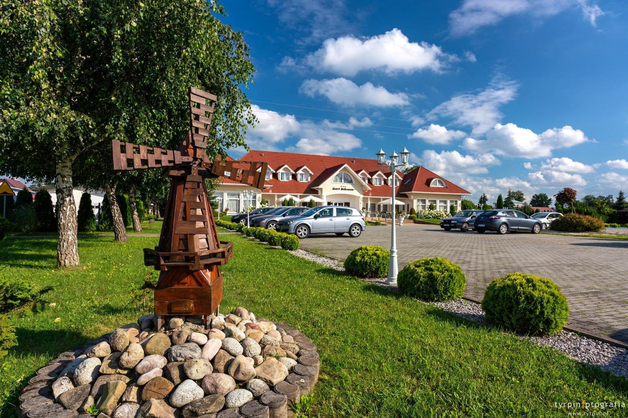 Hotel Millenium Góra Motyczna Eksteriør bilde