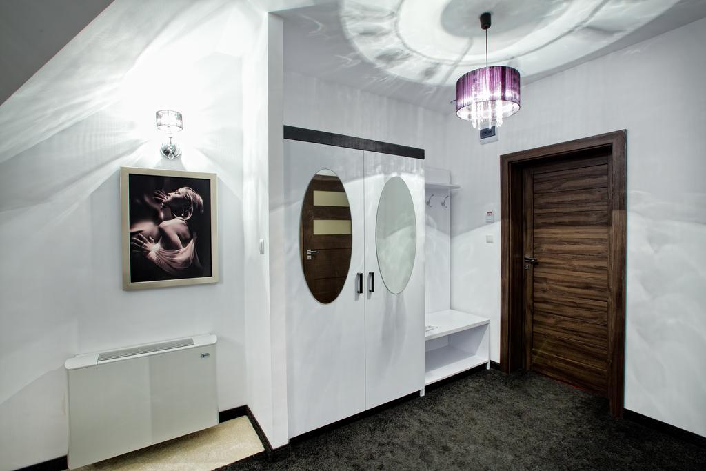 Hotel Millenium Góra Motyczna Rom bilde