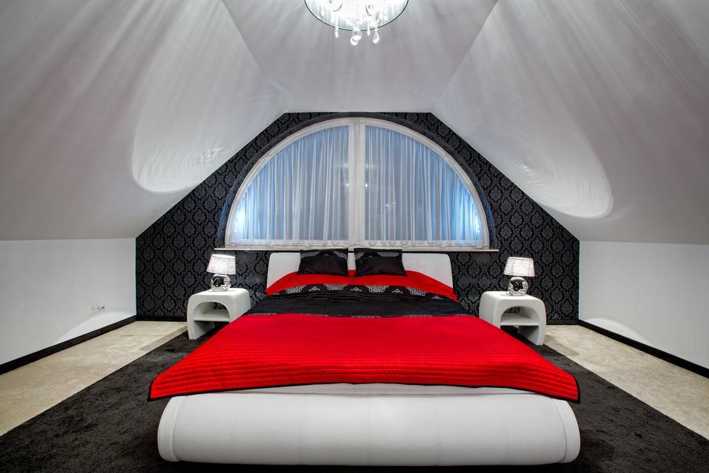 Hotel Millenium Góra Motyczna Rom bilde